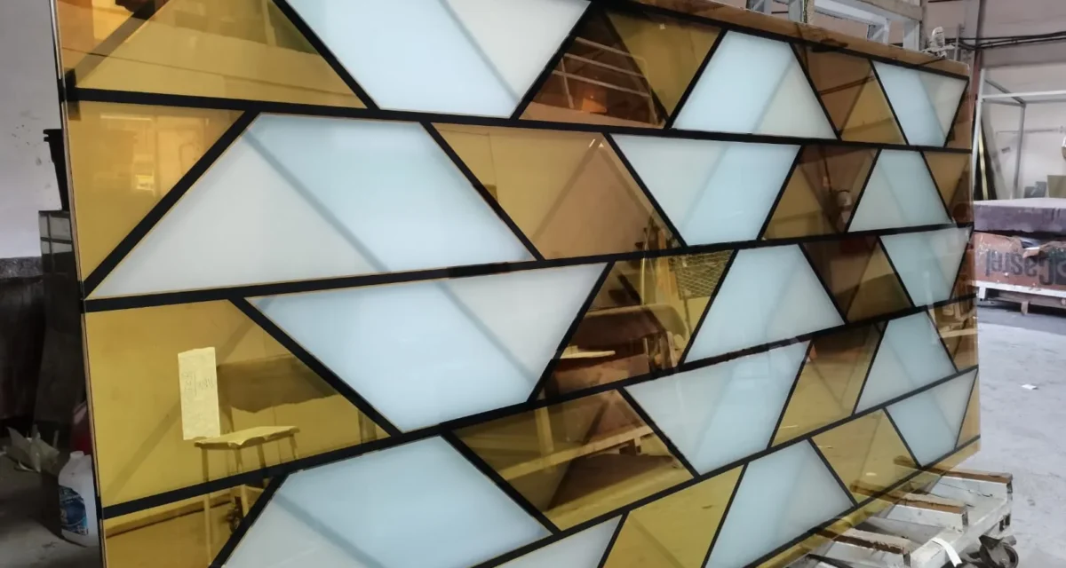 mirror-mosaic-tile-wall-panel-in-uae